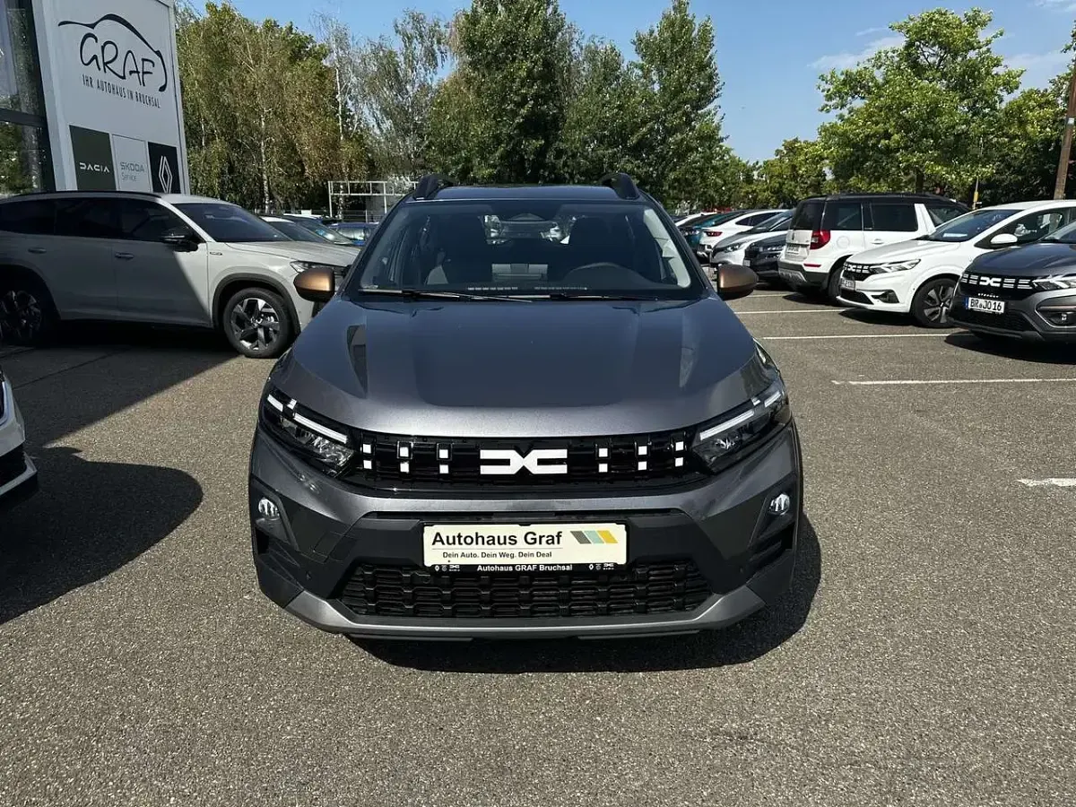 Neu Dacia Sandero Extreme 122 PS (89 kW) 2026 Grau Limousine