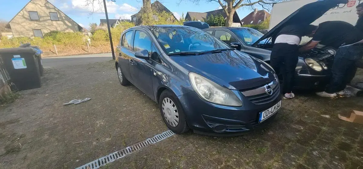 Gebraucht Opel Corsa 100 PS (73 kW) 2008 Blau Kleinwagen