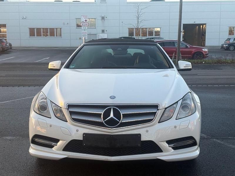 Gebraucht Mercedes E350 AMG line 265 PS (194 kW) 2012 Weiß Cabrio