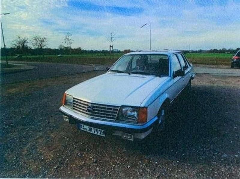 Weiß Gebraucht 1979 Opel Senator Limousine | 8.500 € - Bild 1/4