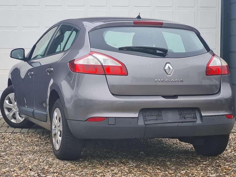 Gebraucht Renault Mégane III Expression 101 PS (74 kW) 2009 Grau cassiopee Kleinwagen