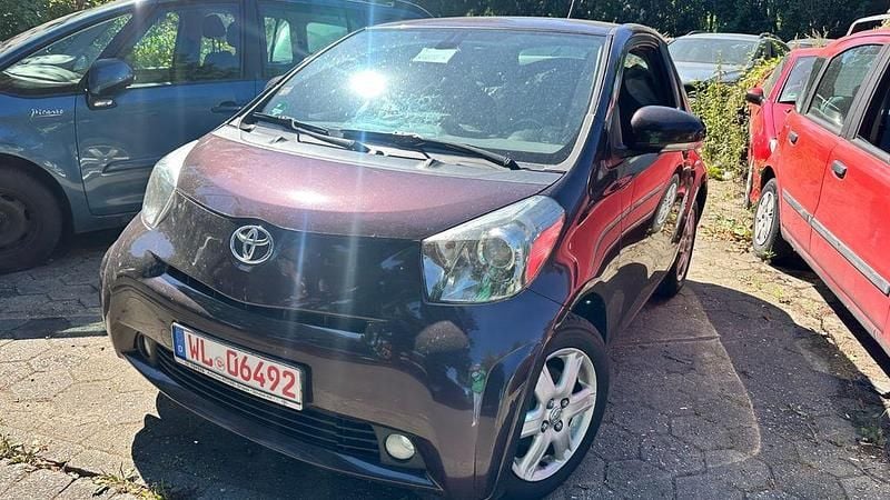 Violett Gebraucht 2011 Toyota iQ Kleinwagen | 2.500 € (Guter Preis) - Bild 1/4