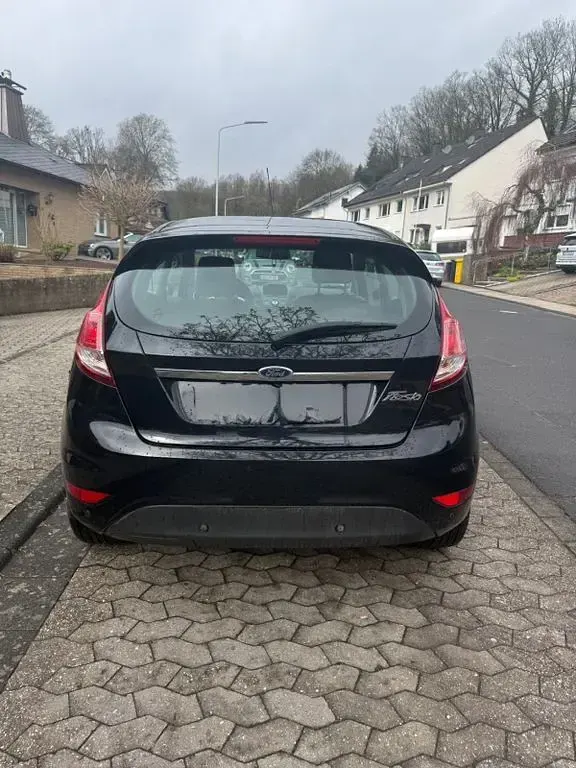 Gebraucht Ford Fiesta SYNC Edition 95 PS (69 kW) 2015 Schwarz Kleinwagen