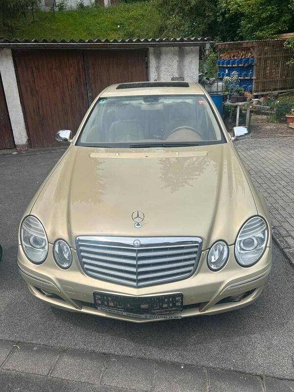 Gold Gebraucht 2006 Mercedes E280 Limousine | 3.700 € (Guter Preis) - Bild 1/4