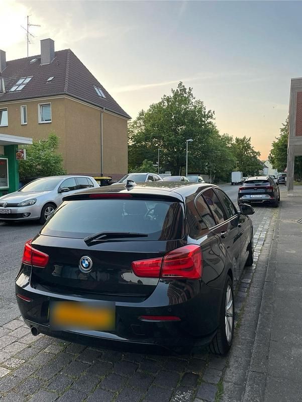 Gebraucht BMW 116 Advantage 116 PS (85 kW) 2016 Schwarz Kleinwagen