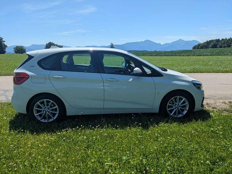 Gebraucht BMW 225 Advantage 136 PS (100 kW) 2018 Weiß Kombi