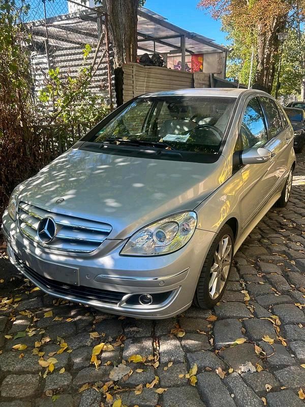 Silber Gebraucht 2006 Mercedes B200 Van / Kleinbus | 1.350 € (Superpreis) - Bild 1/4