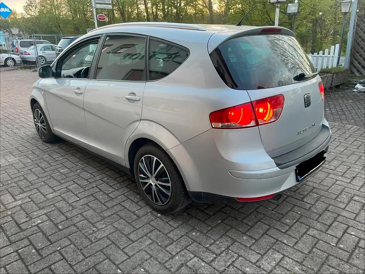 Gebraucht Seat Altea XL 105 PS (77 kW) 2007 Silber Van / Kleinbus