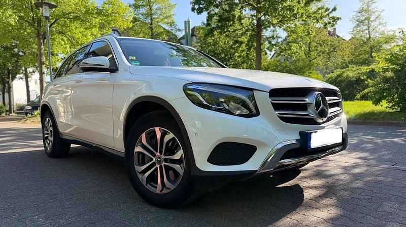 Gebraucht Mercedes GLC220 AMG line 170 PS (125 kW) 2018 Weiß SUV