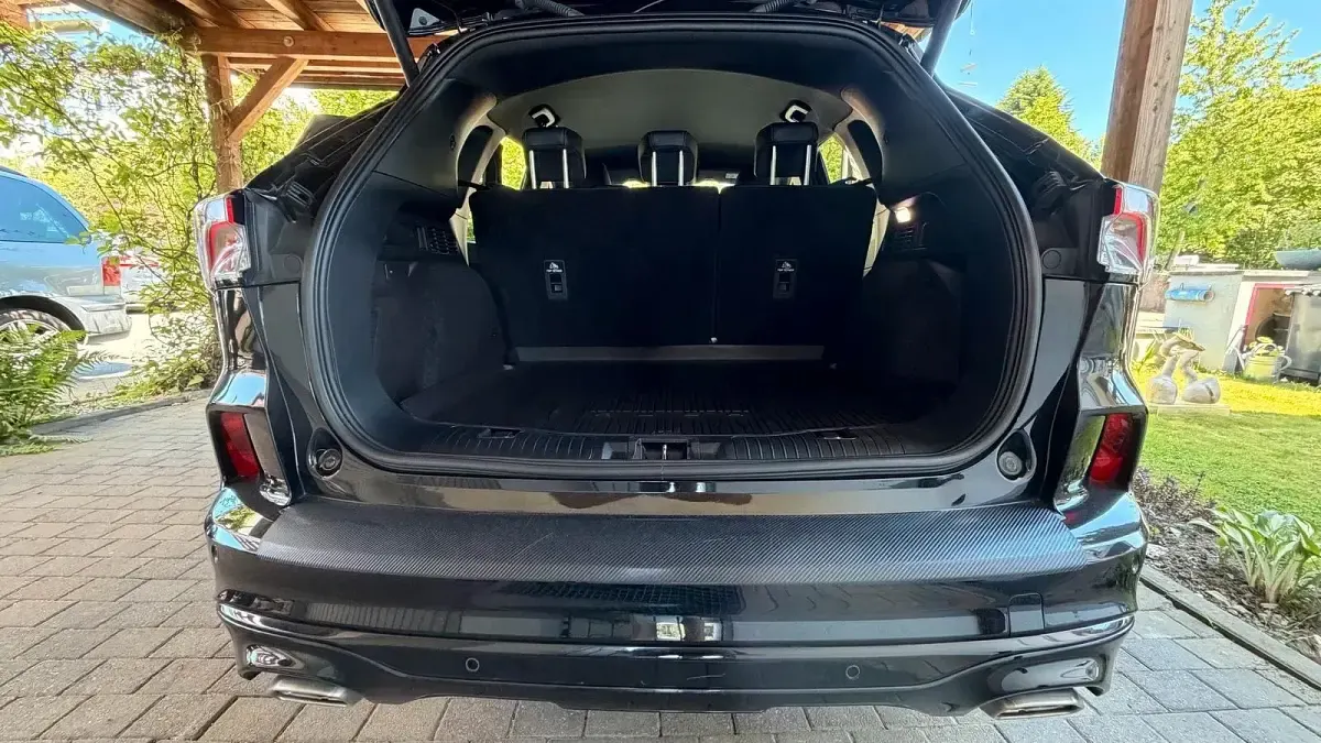 Gebraucht Ford Kuga ST-Line 150 PS (110 kW) 2022 Schwarz SUV