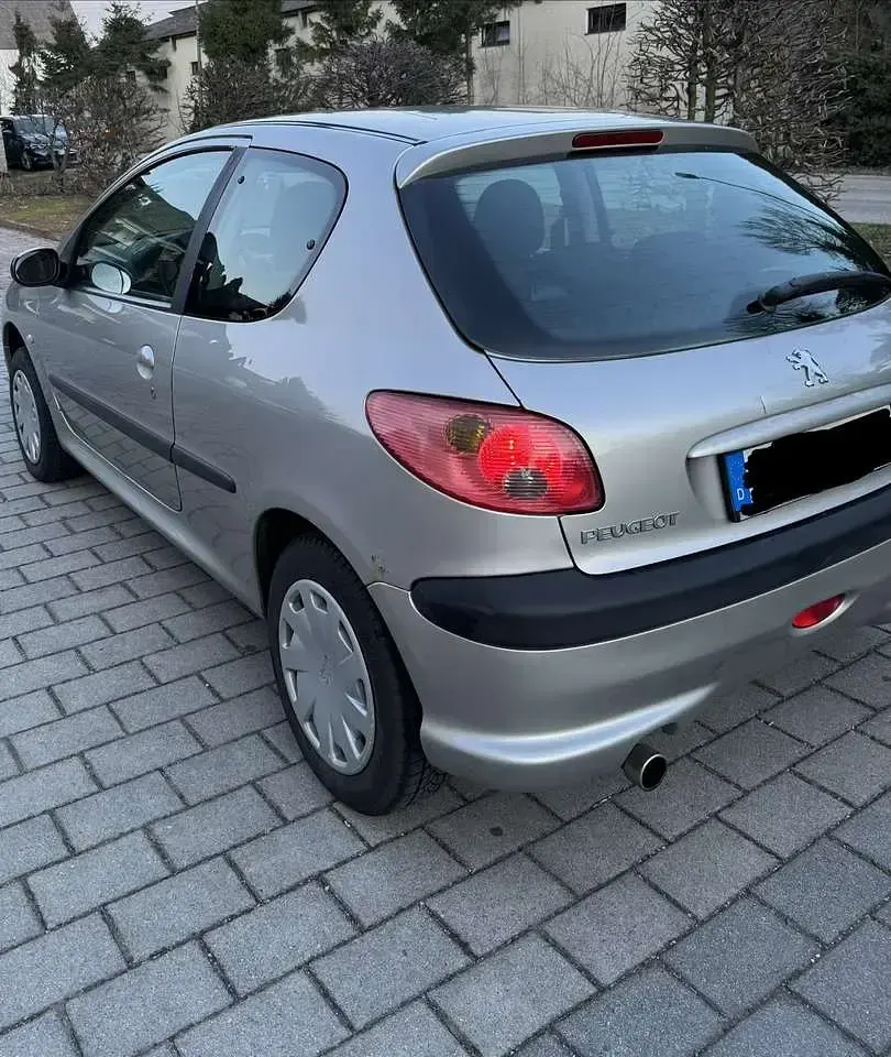 Gebraucht Peugeot 206 Premium 88 PS (64 kW) 2004 Limousine