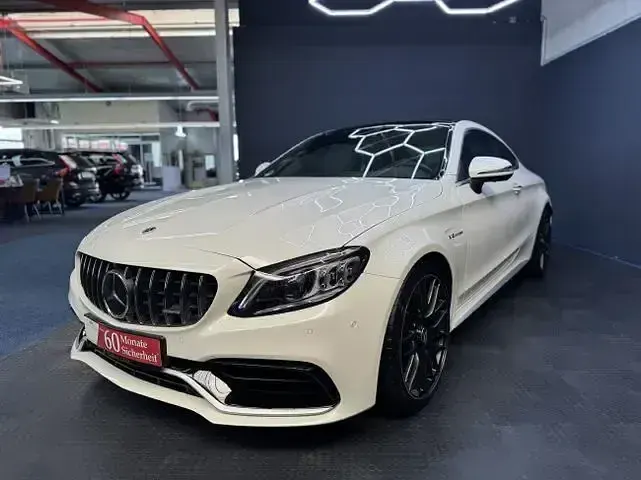 Gebraucht Mercedes C63 AMG AMG 510 PS (375 kW) 2021 Diamantweiss  metalliclack Coupé