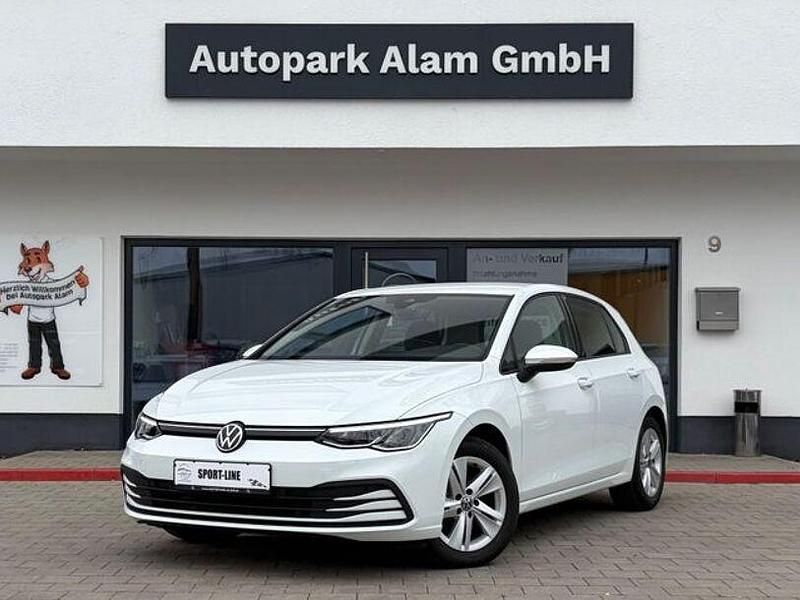 Gebraucht VW Golf VIII Life 150 PS (110 kW) 2023 Weiß Limousine