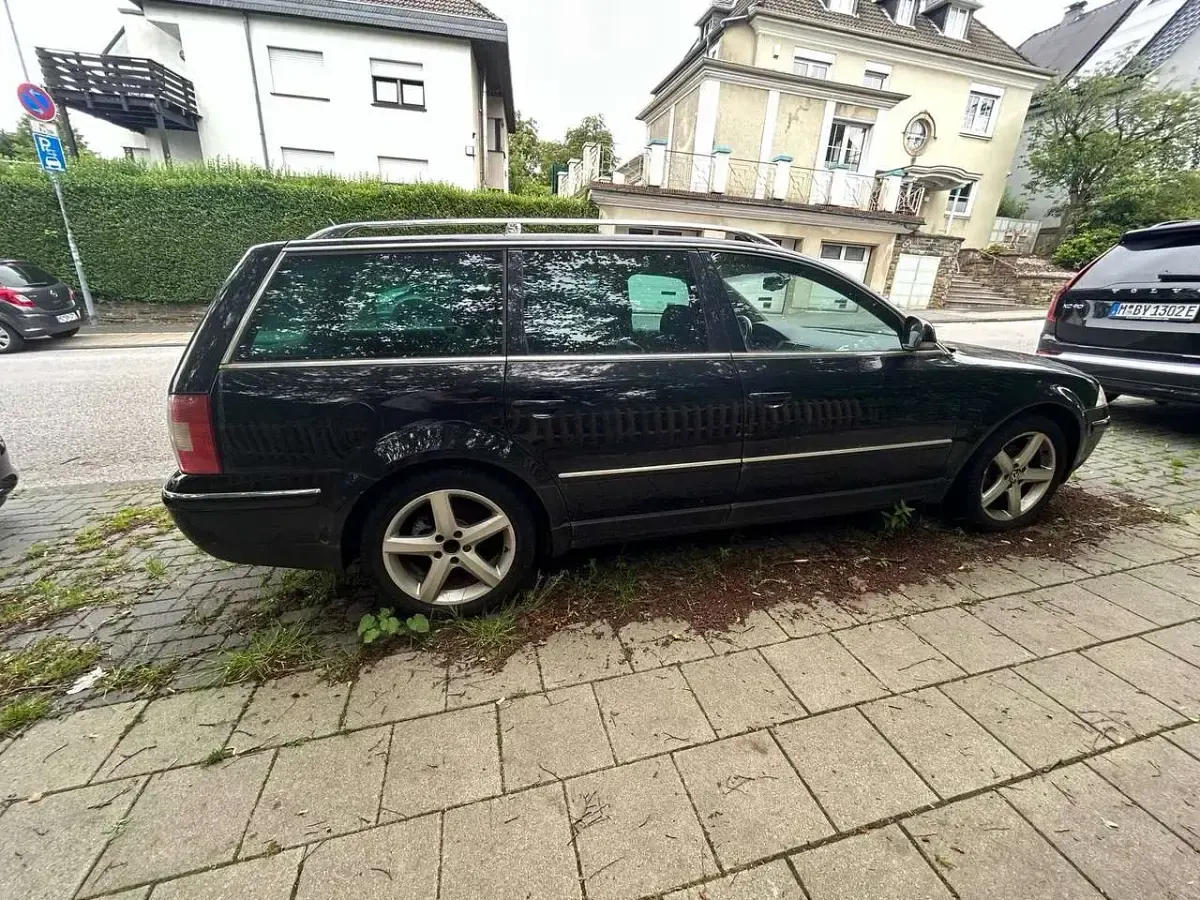 Gebraucht VW Passat 131 PS (96 kW) 2004 Schwarz Kombi