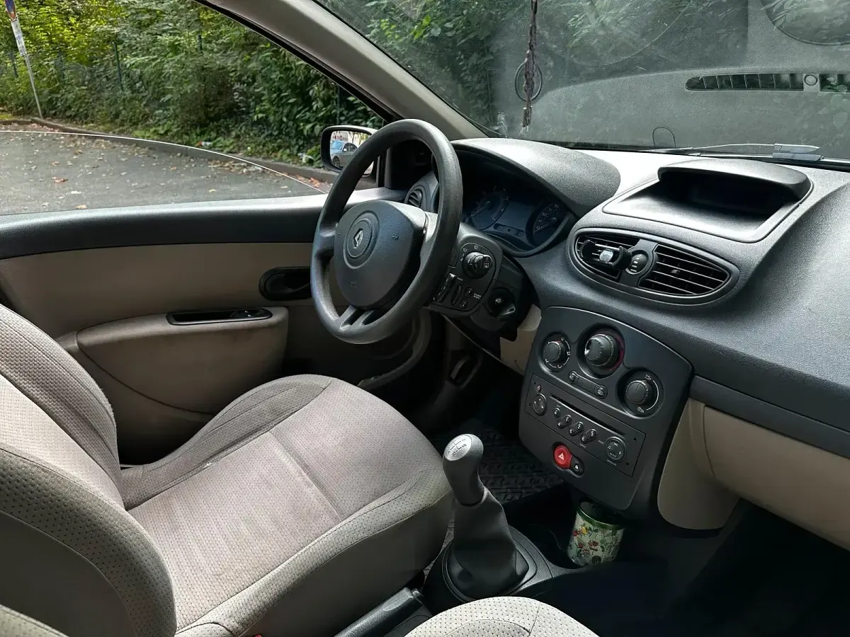 Gebraucht Renault Clio 75 PS (55 kW) 2006 Schwarz Kleinwagen