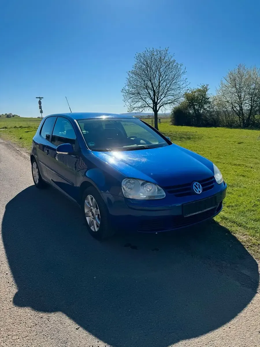 Gebraucht VW Golf V 102 PS (75 kW) 2005 Blau Kleinwagen