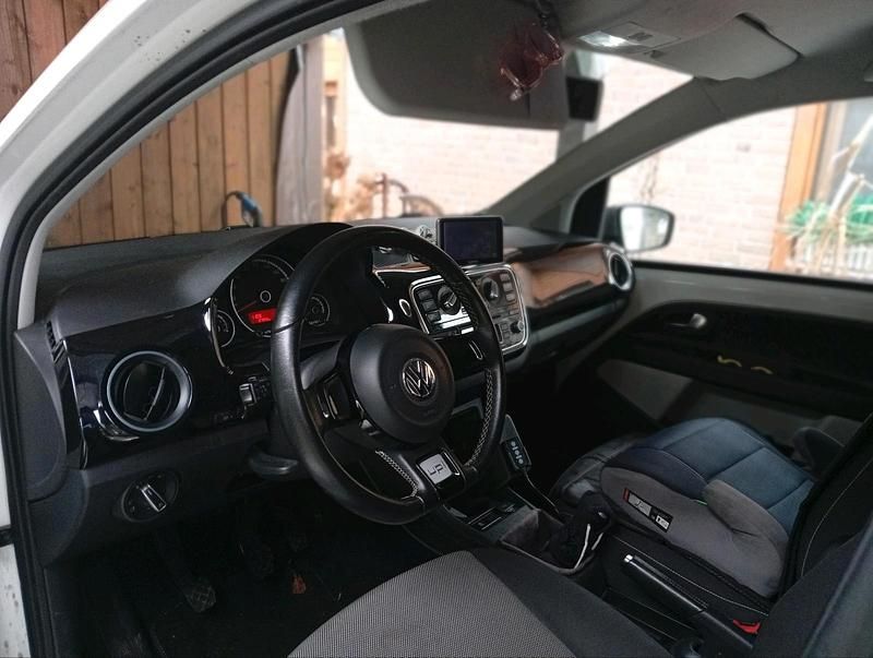 Gebraucht VW up! 75 PS (55 kW) 2014 Weiß Kleinwagen