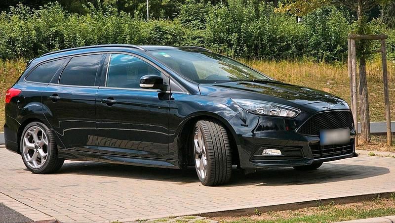 Gebraucht Ford Focus ST 185 PS (136 kW) 2017 Schwarz Kombi