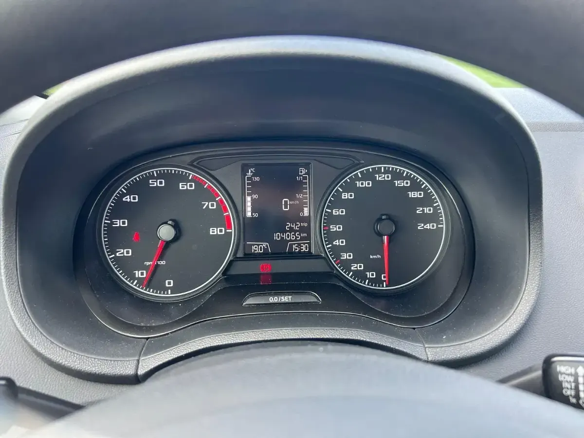 Gebraucht Seat Ibiza Reference 90 PS (66 kW) 2015 Braun Kleinwagen