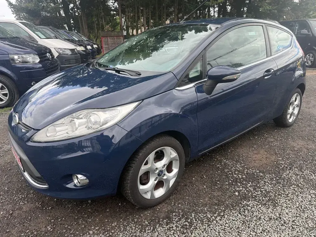 Second-hand Ford Fiesta Trend 82 CP (60 kW) 2009 Albastru Berlinǎ