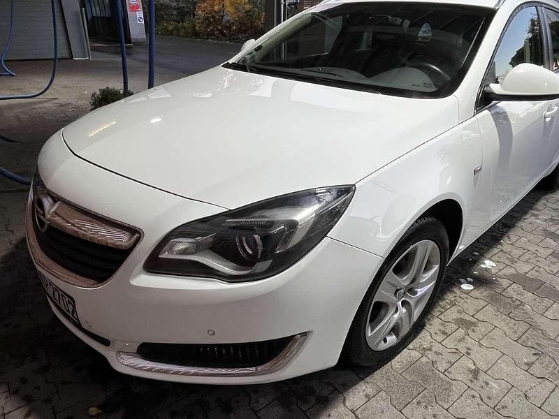 Weiß Gebraucht 2016 Opel Insignia Kombi | 10.100 € (Fairer Preis) - Bild 1/4