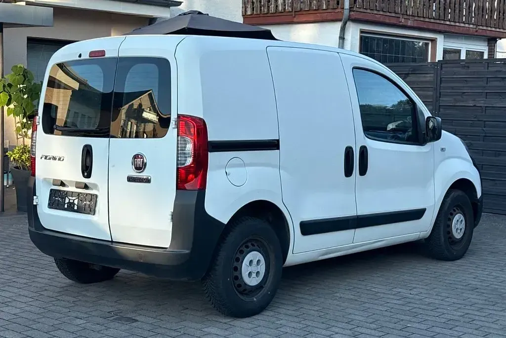 Gebraucht Fiat Fiorino 77 PS (56 kW) 2017 Weiß Van / Kleinbus