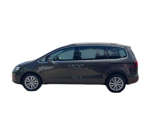 Braun metallic Gebraucht 2018 VW Sharan Comfortline Van / Kleinbus | 24.060 € (Teuer) - Bild 1/1