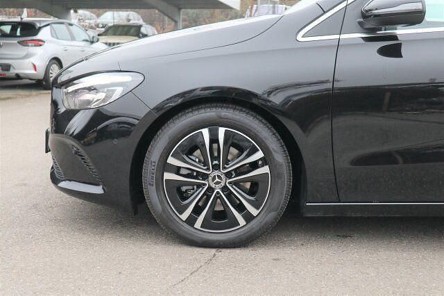 Gebraucht Mercedes B200 Advanced Plus 163 PS (119 kW) 2023 Schwarz Van / Kleinbus