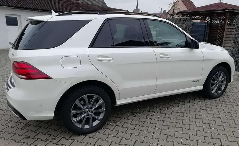 Gebraucht Mercedes GLE250 AMG line 204 PS (150 kW) 2019 Weiß SUV