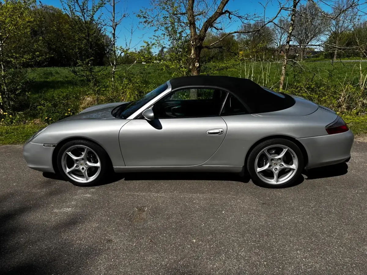 Gebraucht Porsche 911 Carrera Cabriolet 320 PS (235 kW) 2002 Silber Cabrio