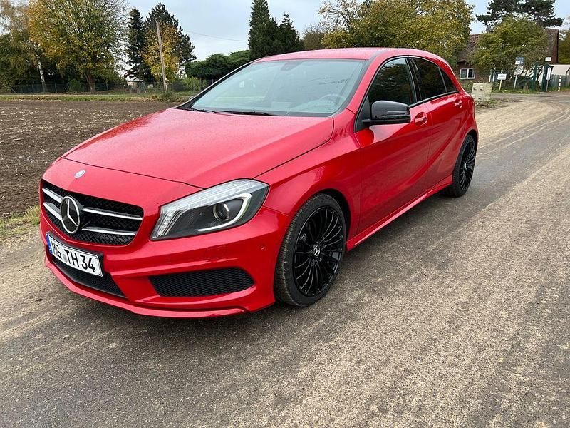 Rot Gebraucht 2013 Mercedes A200 AMG line Limousine | 10.500 € (Guter Preis) - Bild 1/4