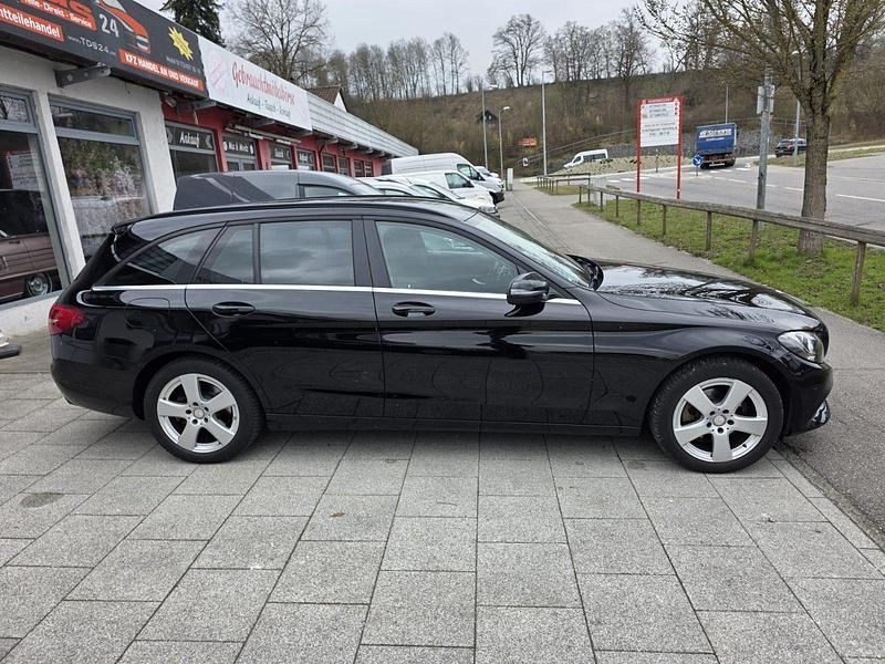 Gebraucht Mercedes C180 115 PS (84 kW) 2016 Schwarz Kombi