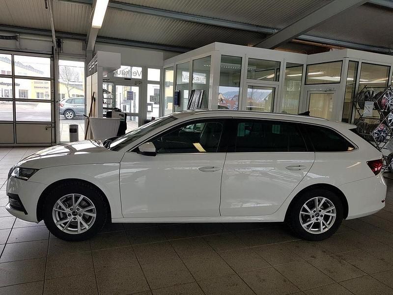 Gebraucht Skoda Octavia Style 116 PS (85 kW) 2023 Weiß Kombi
