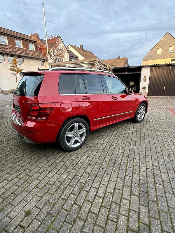 Rot Gebraucht 2014 Mercedes GLK250 AMG line SUV | 13.900 € (Superpreis) - Bild 1/4