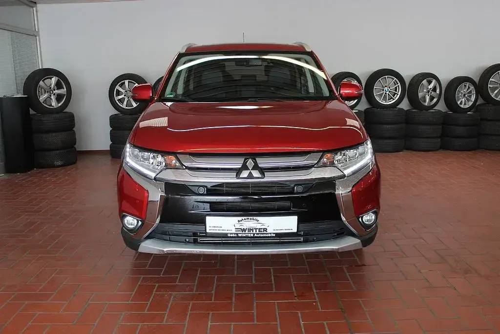 Gebraucht Mitsubishi Outlander Top 150 PS (110 kW) 2016 Karminrot (m) SUV