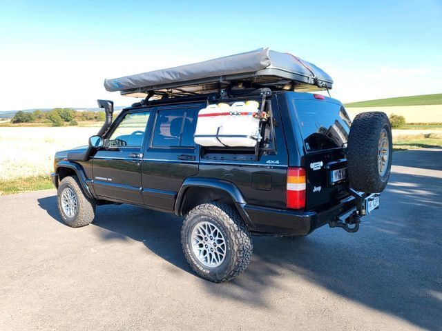 Verkauft Jeep Cherokee XJ Offroad Camp., gebraucht 1998, 229.000 km in Mayen