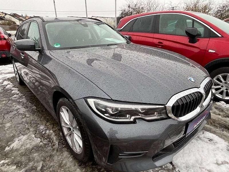 Gebraucht BMW 330 Advantage 286 PS (210 kW) 2022 Mineralgrau metallic Kombi