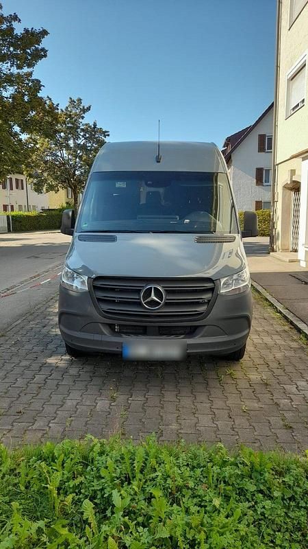 Gebraucht Mercedes Sprinter 170 PS (125 kW) 2023 Grau Van