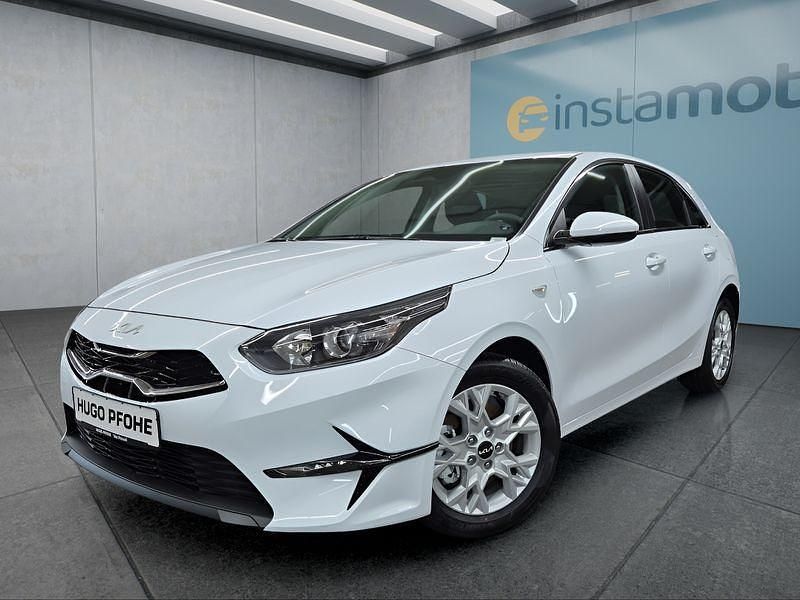 Weiß Neu 2025 Kia Ceed Kleinwagen | 22.899 € (Fairer Preis) - Bild 1/4