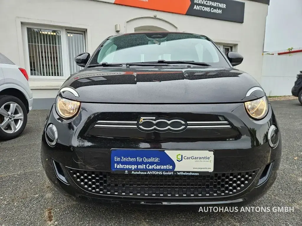 Gebraucht Fiat 500e Action 69 kW (95 PS) 2022 Schwarz Kleinwagen