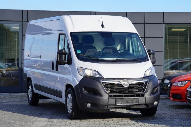 Weiss Gebraucht 2022 Opel Movano Van | 27.965 € (Etwas zu teuer) - Bild 1/4