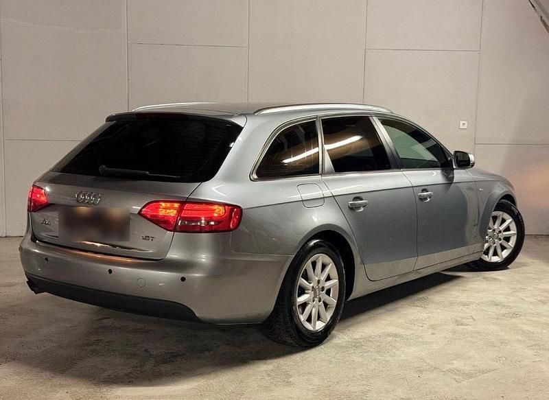 Używany Audi A4 S-Line 160 KM (117 kW) 2010 Szary Kombi