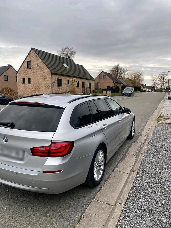 Second-hand BMW 520 163 CP (119 kW) 2011 Gri Break