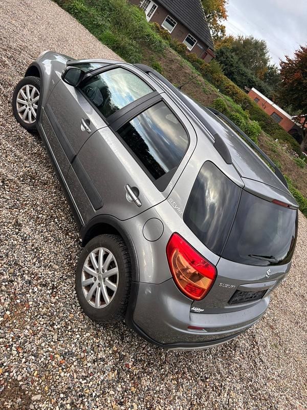 Gebraucht 2012 Suzuki SX4 SUV | 3.650 € (Fairer Preis) - Bild 1/4
