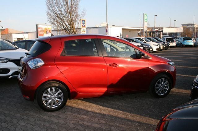 Gebraucht Renault Zoe Intens 42 kW (58 PS) 2017 Rot (intenserot) Kleinwagen