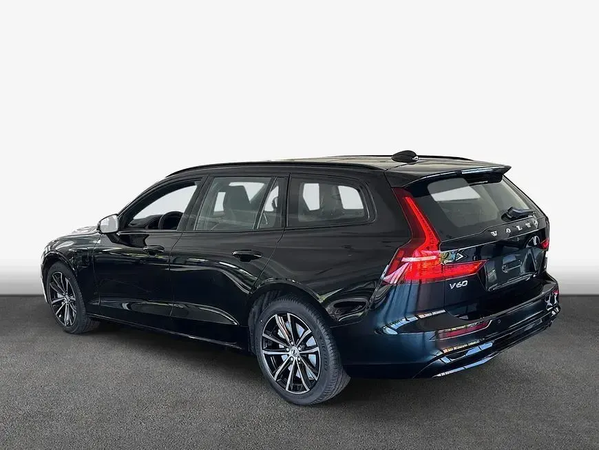 Gebraucht Volvo V60 Plus 455 PS (334 kW) 2025 Onyx black Kombi
