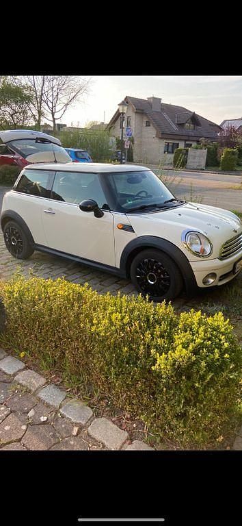 Weiß Gebraucht 2008 Mini ONE Kleinwagen | 3.290 € (Fairer Preis) - Bild 1/4