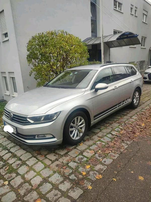 Silber Gebraucht 2018 VW Passat Kombi | 13.300 € (Guter Preis) - Bild 1/4