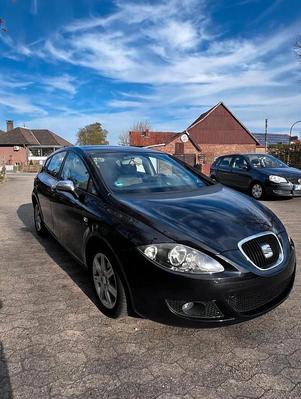 Second-hand Seat Leon Reference 140 CP (102 kW) 2005 Negru Hatchback