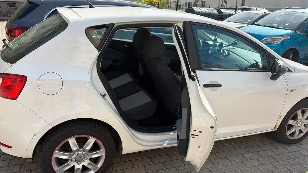 Usado Seat Ibiza Reference 86 HP (63 kW) 2013 Branco Sedan